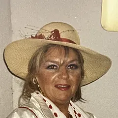 Chichita con su sombrero